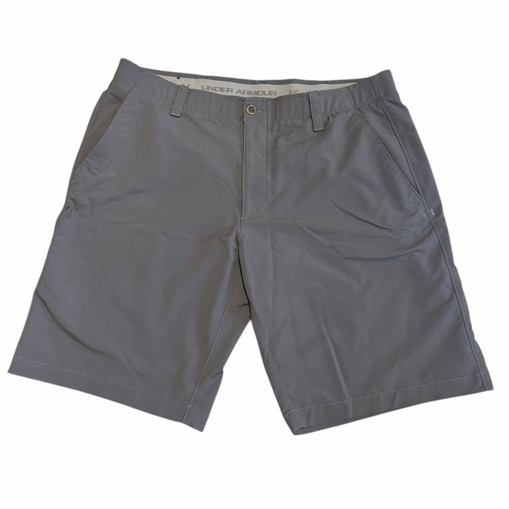 Under Armour HeatGear Gray Loose Athletic  Golf Shorts - Size 40